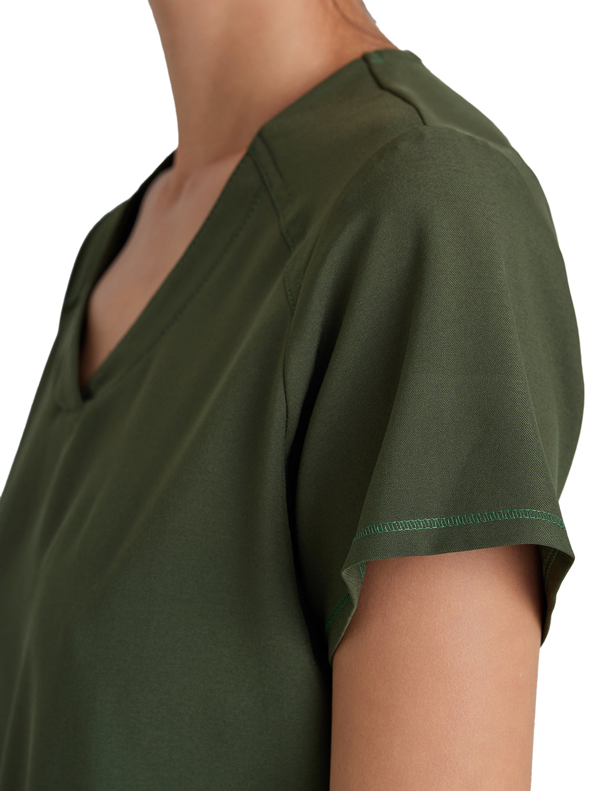 Women's Two-Pocket Piped V-Neck Rhythm Top