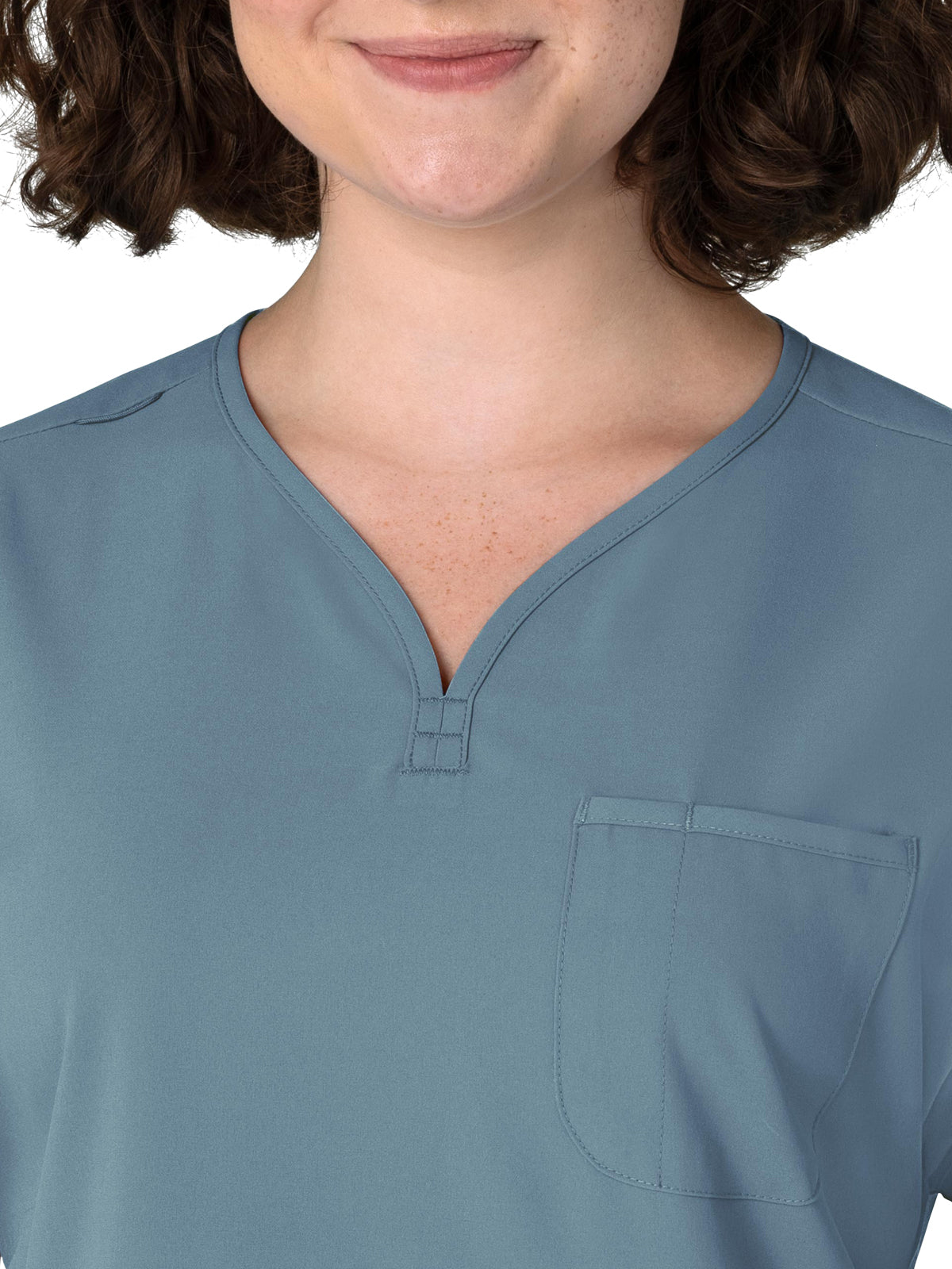 Women's Three-Pocket Y-Neck Dolman Scrub Top