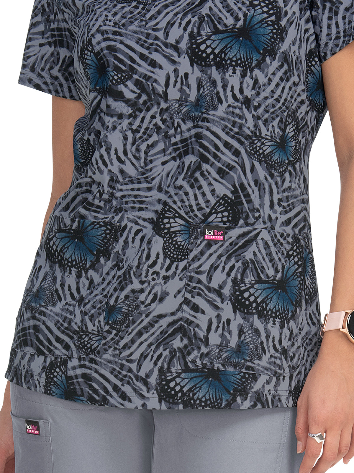 Women's 2-Pocket V-Neck Print Align Scrub Top