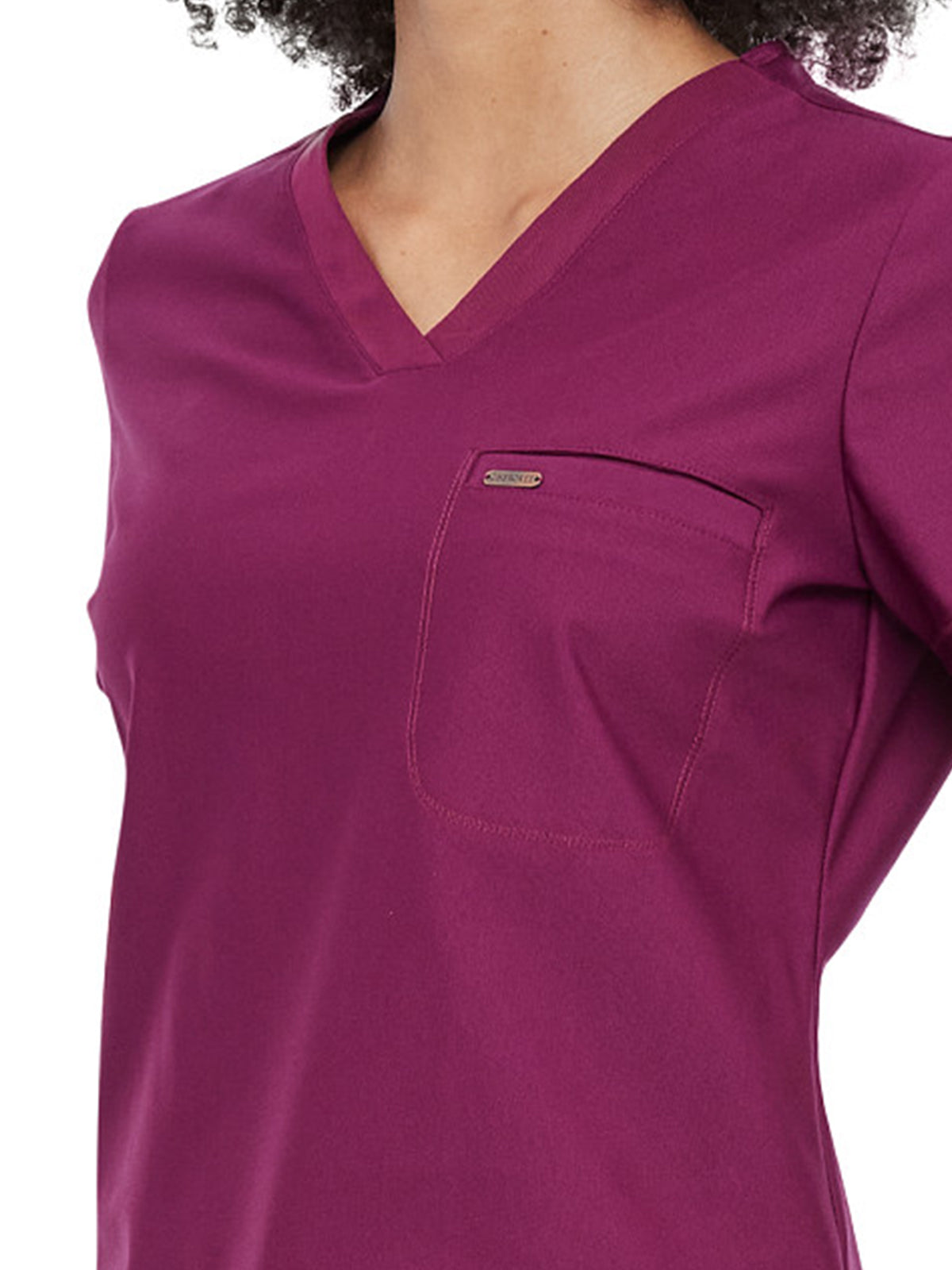 Women's 1-Pocket Tuckable V-Neck Scrub Top