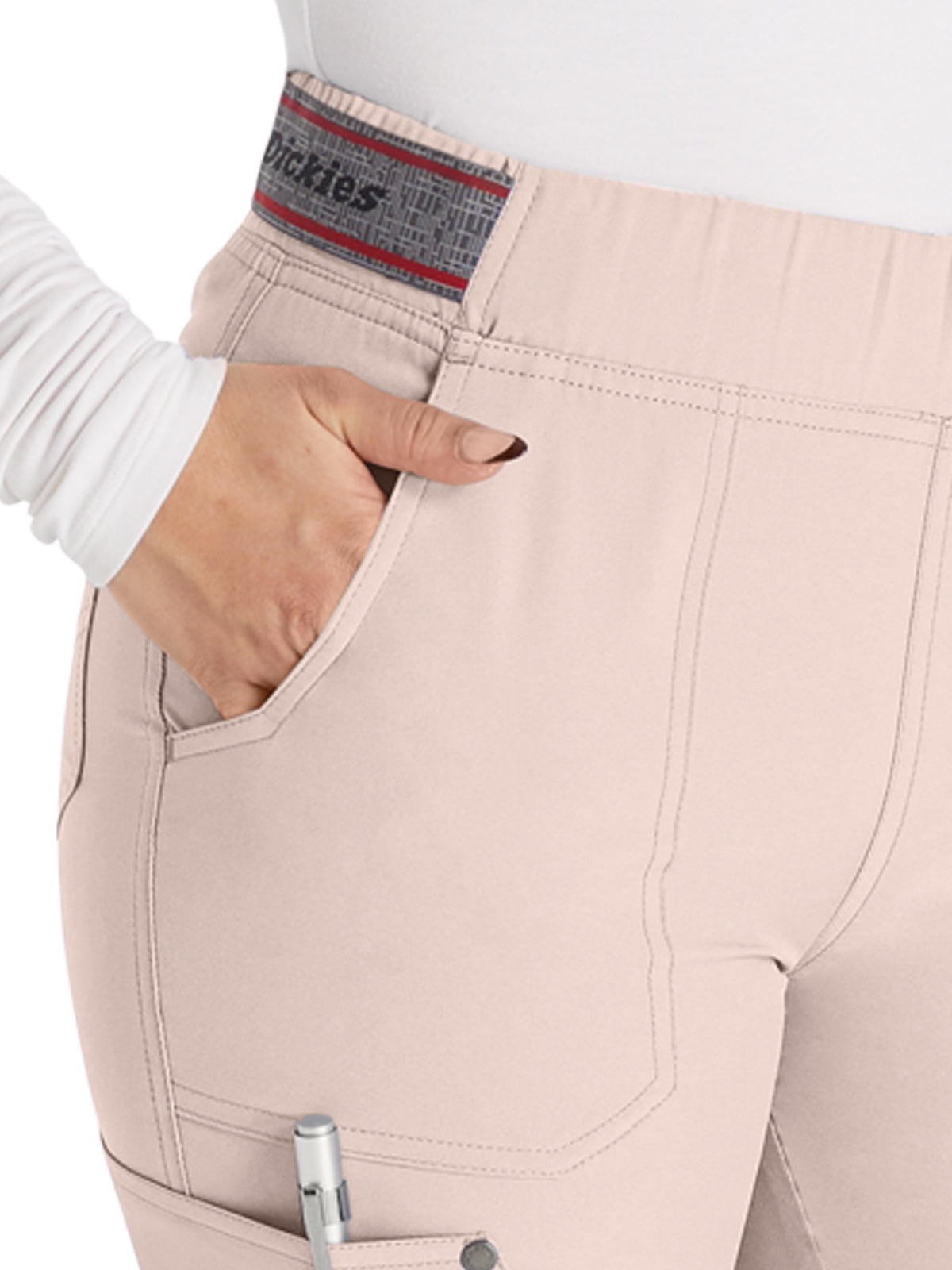 Women's 5-Pocket Tapered Leg Pant